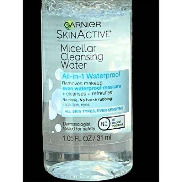 Garnier SkinActive Micellar Cleansing Water Travel Size 1.05 fl oz - Picture 8 of 9